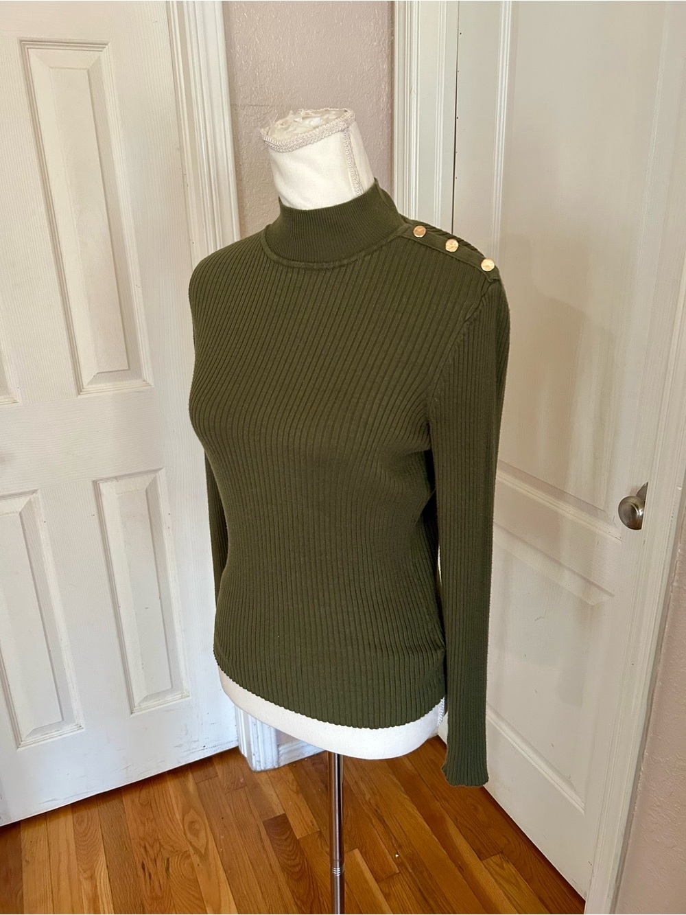 Marled Olive Green Ribbed Turtleneck in Women’s Medium